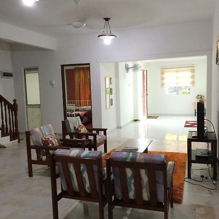 Rb Double Storey Bandar Tasik Selatan Homestay Kuala Lumpur Exteriör bild